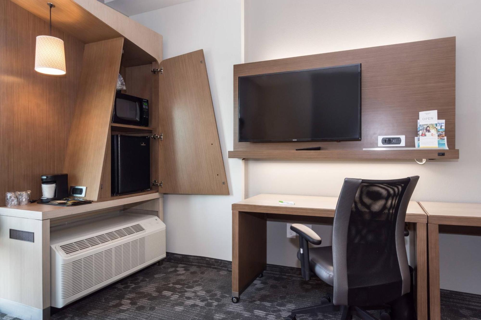 Courtyard By Marriott Fayetteville Fort Liberty - ספרינג לייק מראה חיצוני תמונה