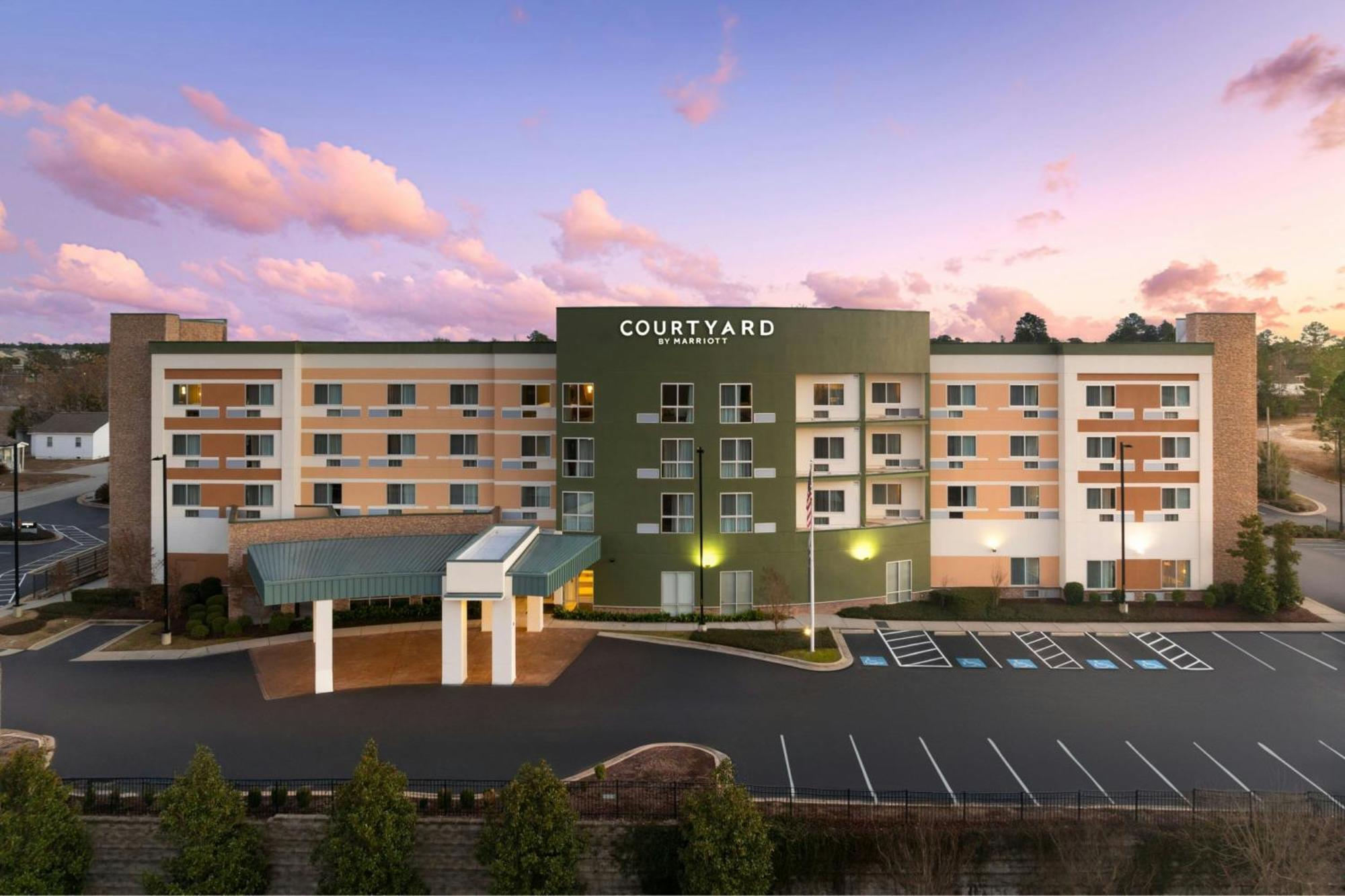 Courtyard By Marriott Fayetteville Fort Liberty - ספרינג לייק מראה חיצוני תמונה