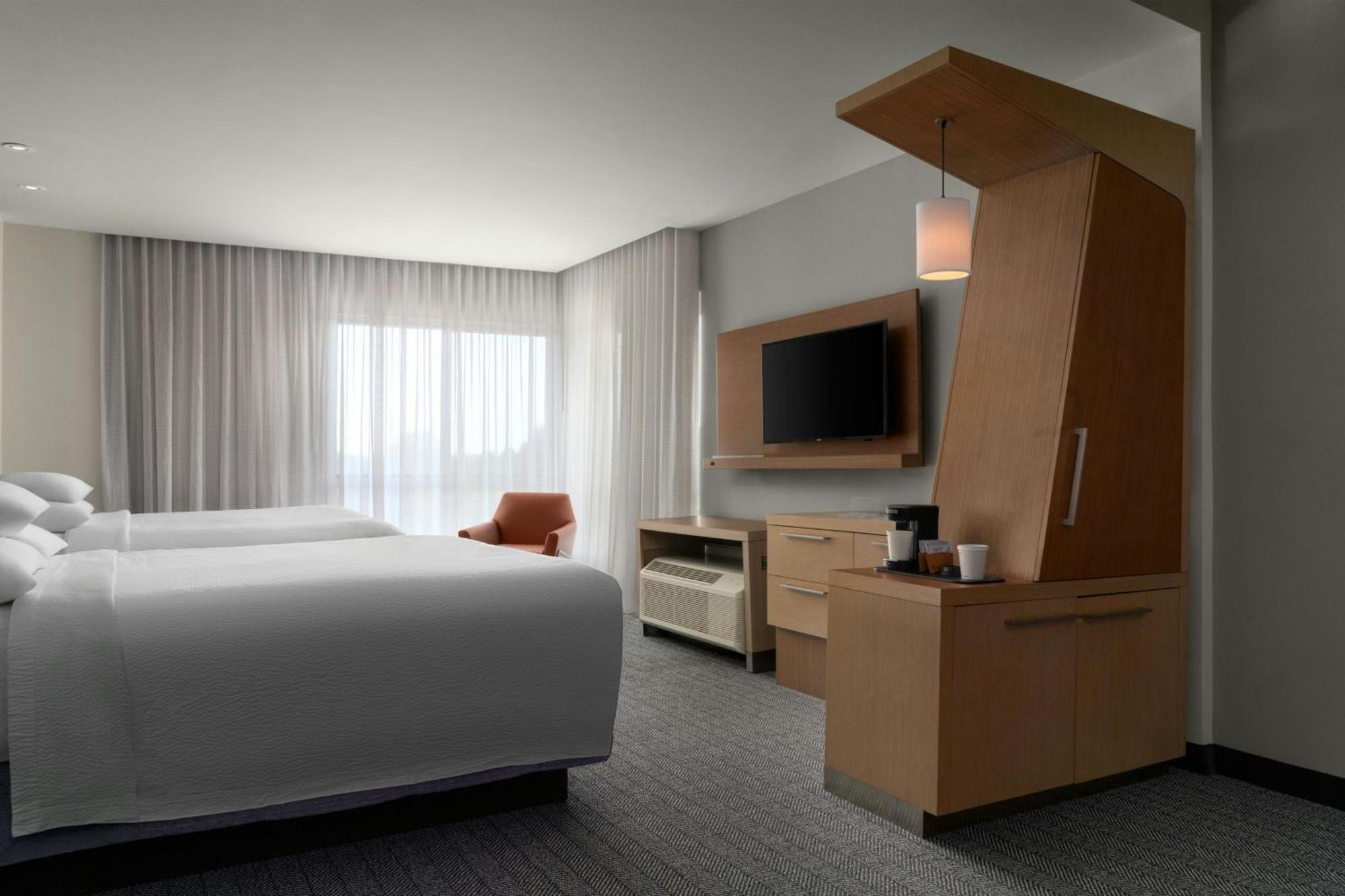 Courtyard By Marriott Fayetteville Fort Liberty - ספרינג לייק מראה חיצוני תמונה