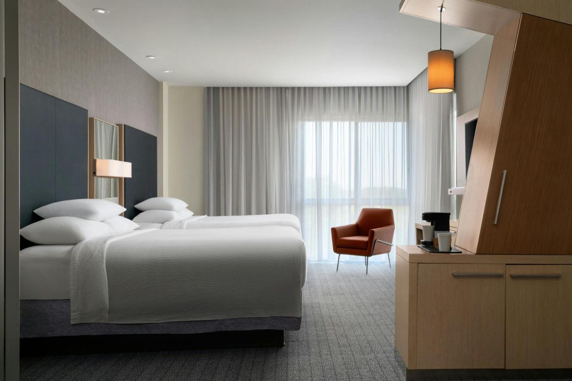 Courtyard By Marriott Fayetteville Fort Liberty - ספרינג לייק מראה חיצוני תמונה
