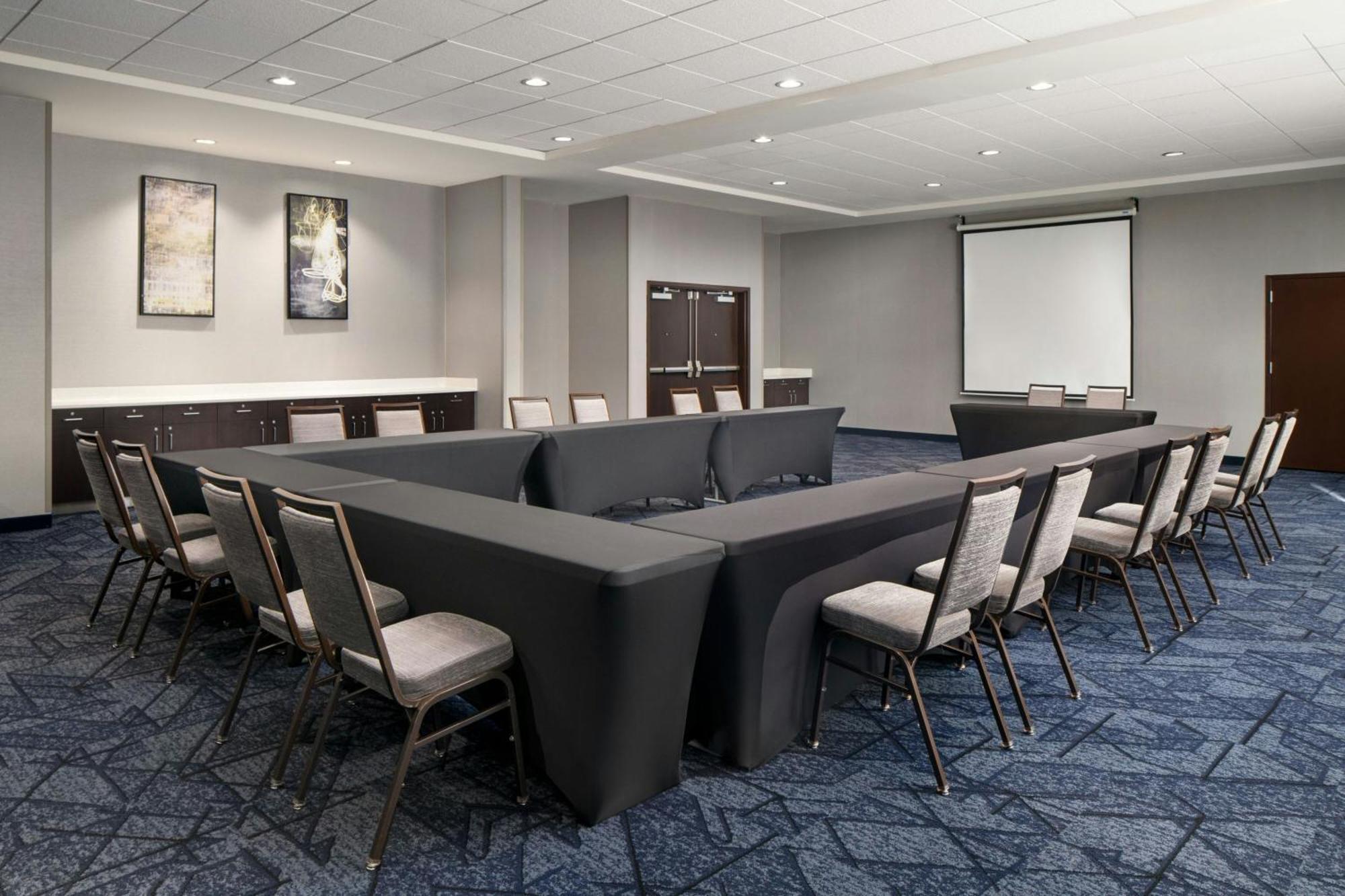 Courtyard By Marriott Fayetteville Fort Liberty - ספרינג לייק מראה חיצוני תמונה