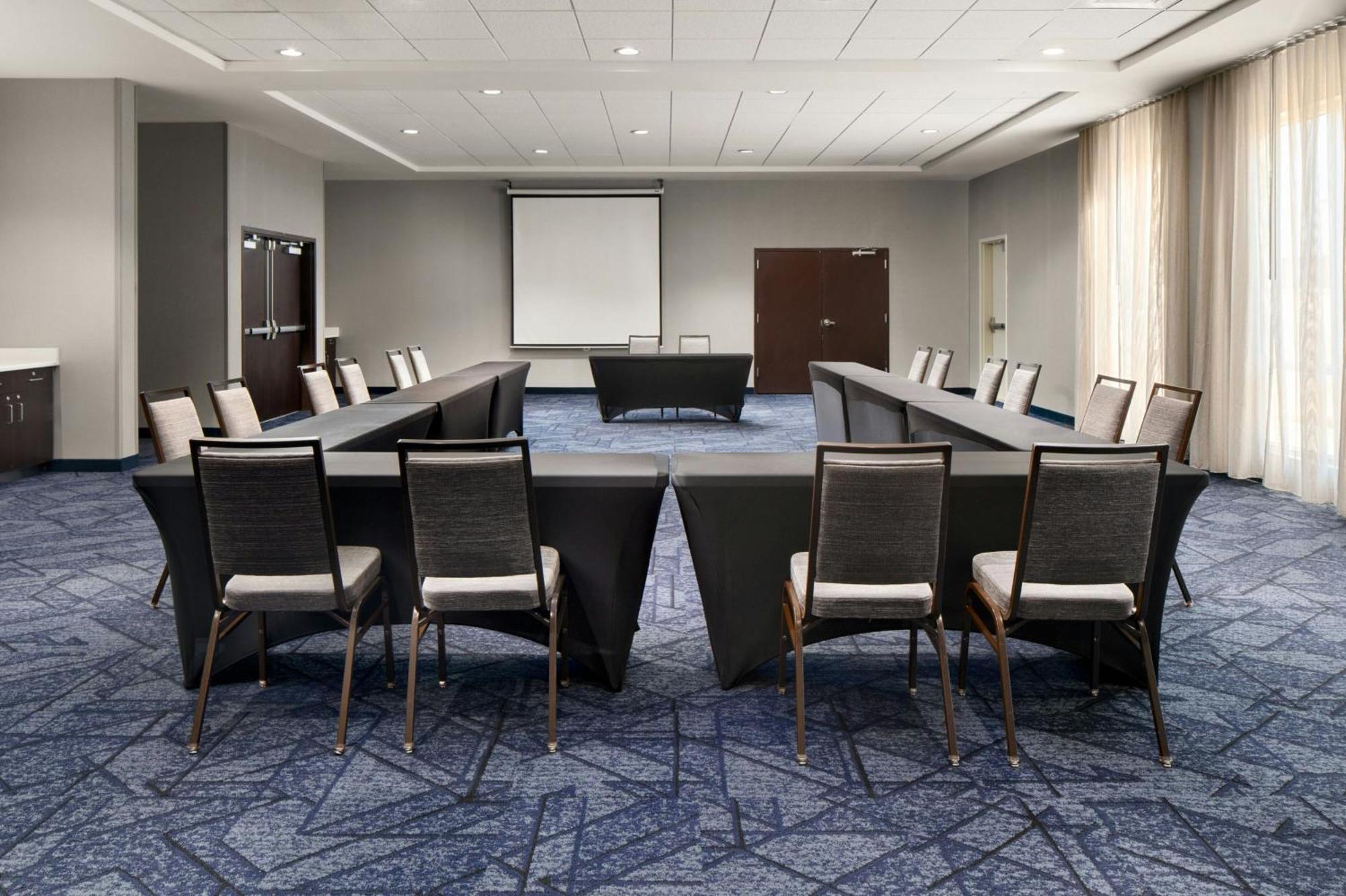 Courtyard By Marriott Fayetteville Fort Liberty - ספרינג לייק מראה חיצוני תמונה