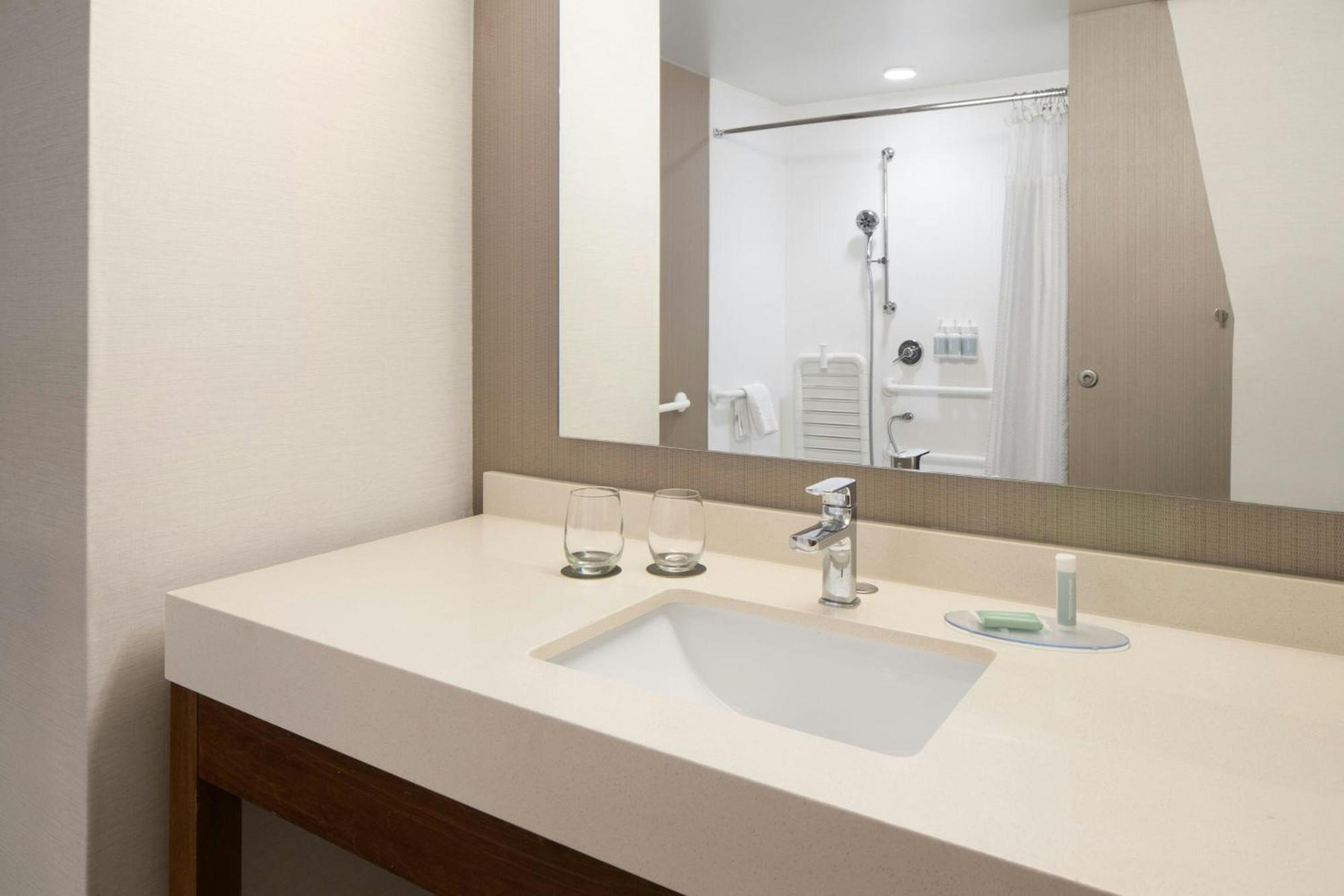 Courtyard By Marriott Fayetteville Fort Liberty - ספרינג לייק מראה חיצוני תמונה