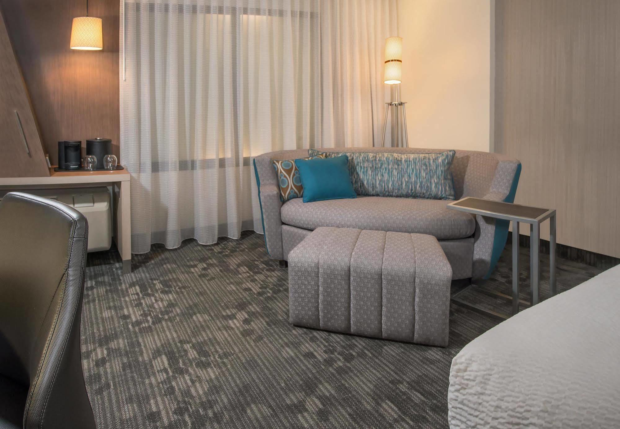 Courtyard By Marriott Fayetteville Fort Liberty - ספרינג לייק מראה חיצוני תמונה